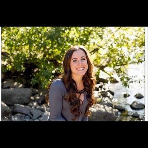 Meet your Posher, Victoria