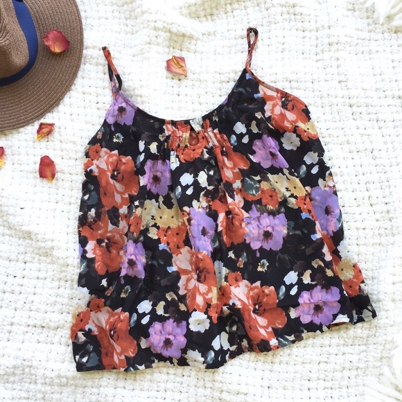 Urban Outfitters Tops - HP 🎉 Urban Outfitters Kimchi Blue Floral Tank