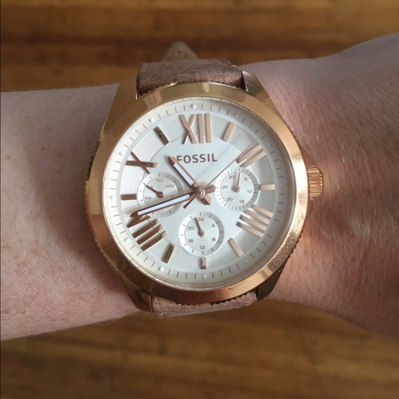 Fossil Leather Watch with Rose Gold Face! WITH TIN