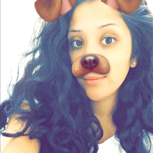 Meet your Posher, Christina - Picture 1 of 1