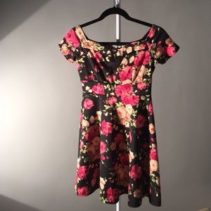 Tobi floral dress