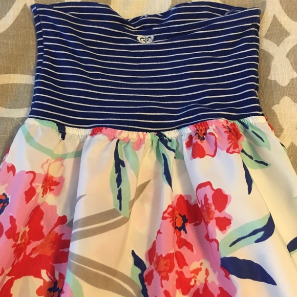 Strapless Roxy Dress. - Picture 2 of 3