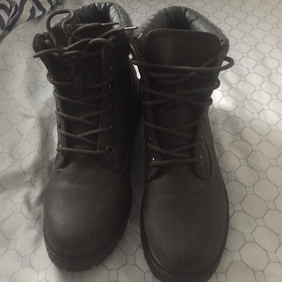 Cute short gray boots