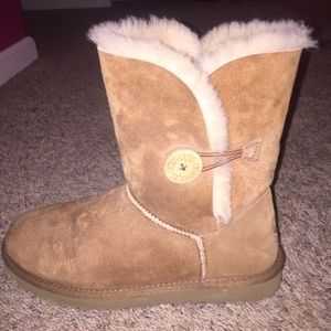 Women's Bailey Button