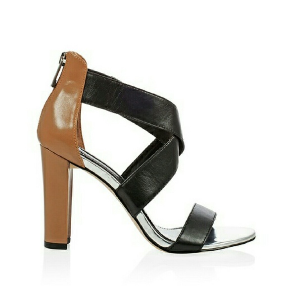 CROSSED STRAP SANDALS - Picture 2 of 3