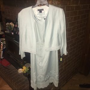 Brand New Jessica Howard Size 12 Ladies Suit