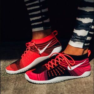 NIKE WOMENS HYPERFEEL CROSS ELITE SHOES SZ 10