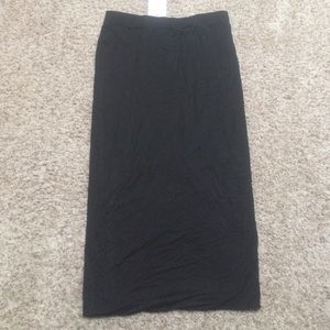 High waisted fitted black skirt