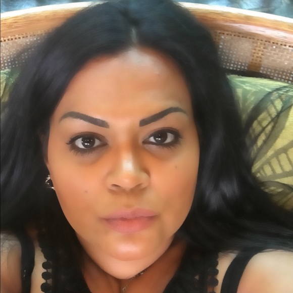 Meet your Posher, Jerilen - Picture 1 of 1