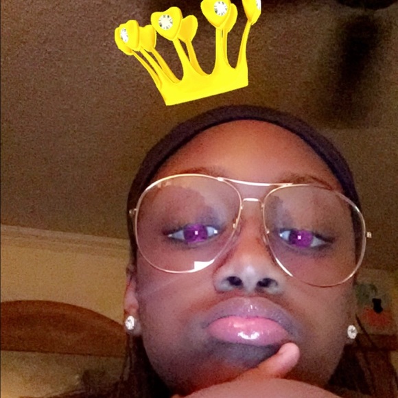 Meet your Posher, Fallon - Picture 1 of 1