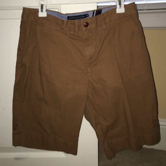Men's Brown Tommy Hilfiger Shorts Size 31 - Picture 1 of 3