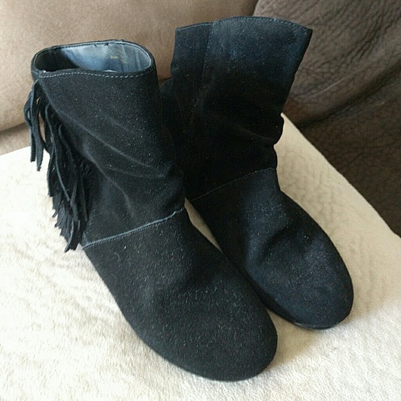 Bakers mini boots with fringe on the outsides