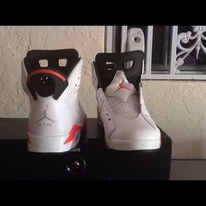 Jordan's 6's size 8.5