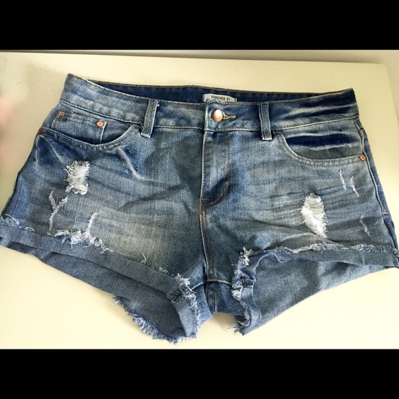 F21 Denim Shorts 💙