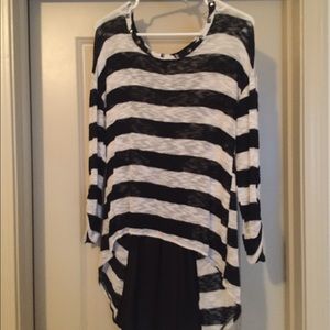 B&W striped high-low top!