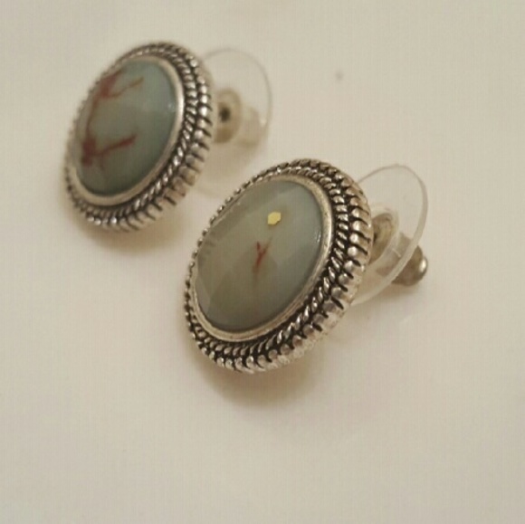 Turqouise Stud Earrings - Picture 2 of 3