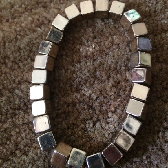 3 bracelets - Picture 3 of 4