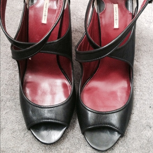 Tahari Maxstudio