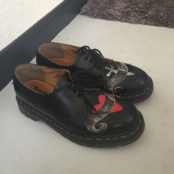 RARE LOVE AND HATE SHOES - Picture 2 of 4