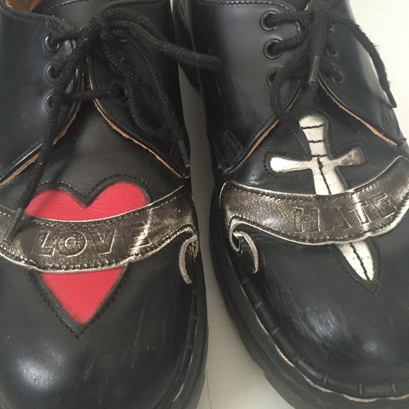 RARE LOVE AND HATE SHOES - Picture 3 of 4
