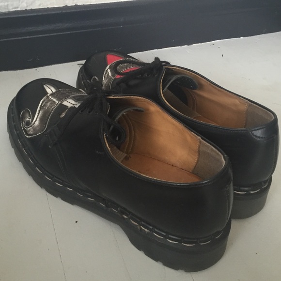 RARE LOVE AND HATE SHOES - Picture 4 of 4