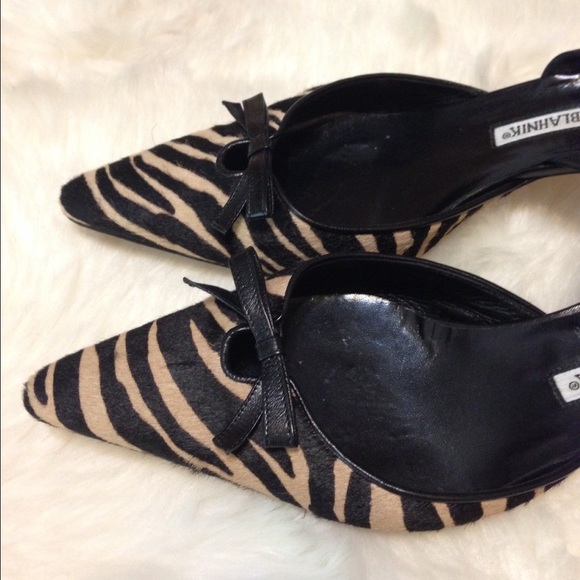 Manolo Blahnik Shoes - Manolo Blahnik kitten heels