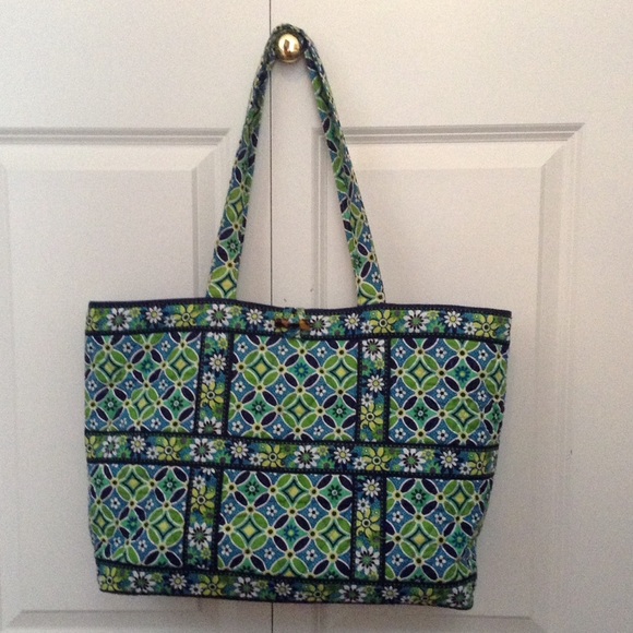 Like New Vera Bradley Tote and little bag - Picture 2 of 4