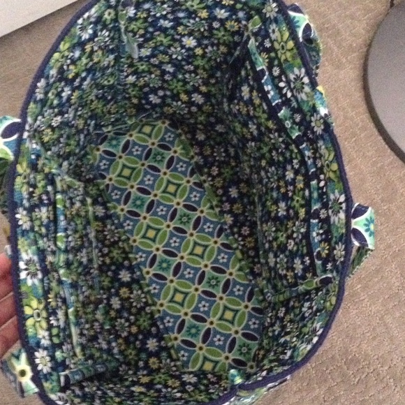 Like New Vera Bradley Tote and little bag - Picture 3 of 4