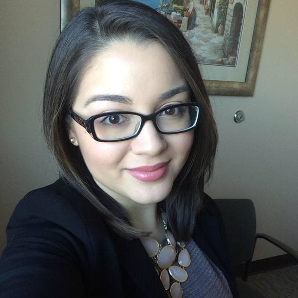 Meet your Posher, Yasmine