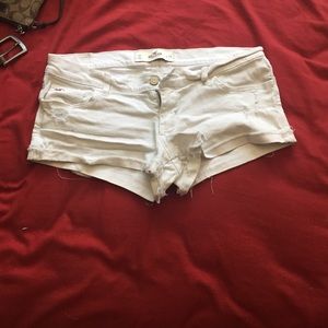 White Hollister shorts!