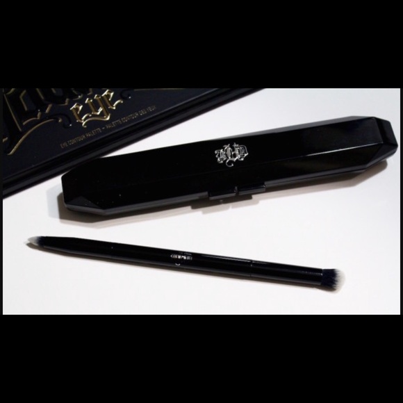 ISO‼️‼️‼️‼️ KVD eye brush