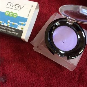 NVEY PURPLE EYE SHADOW
