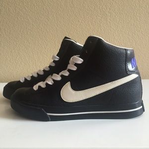 Nike Blazers women 8 black design sneakers