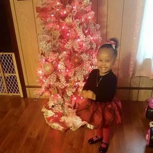 Meet your Posher, Angela yafreisy