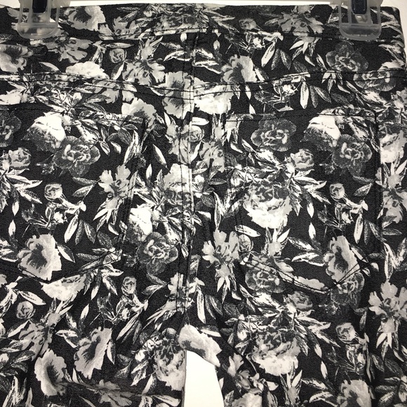 Floral Jeggings - Picture 3 of 3