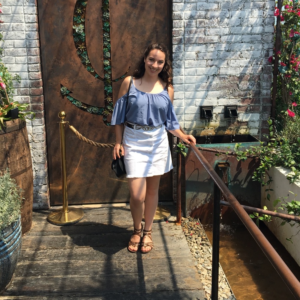 Meet your Posher, Holly