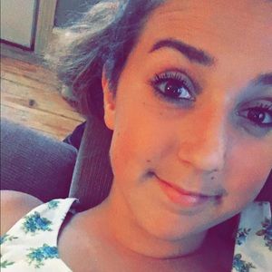 Meet your Posher, Briana