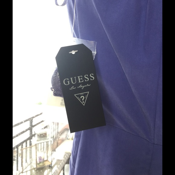 Guess Dress super flattering seam designs - Picture 2 of 4