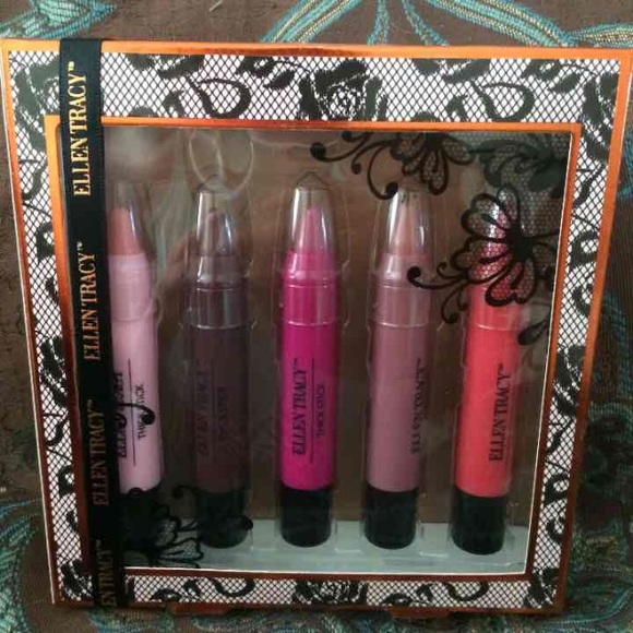 NEW Lip Set