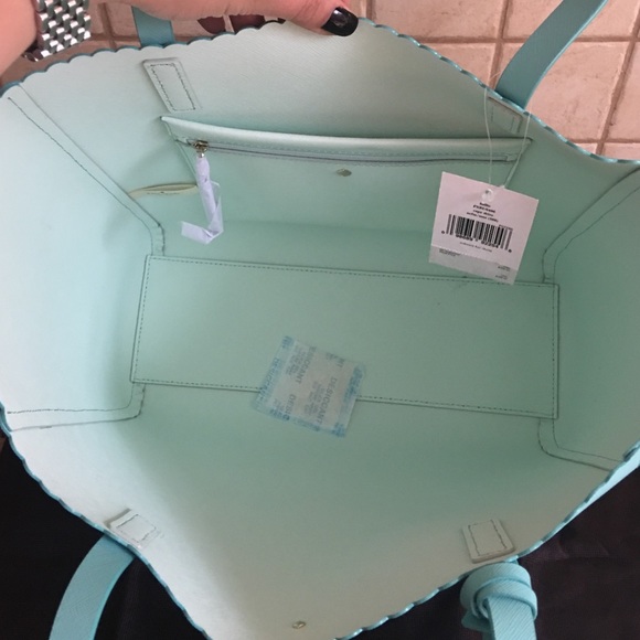 🚫SOLD🚫Kate Spade Cape Drive Hallie - Picture 3 of 4
