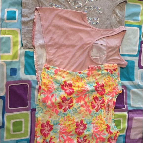 Girls clothes - Picture 3 of 4