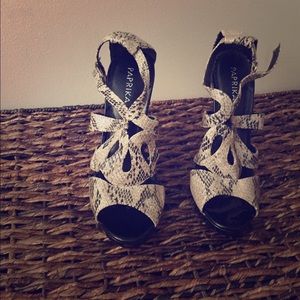 Snake skin summer sandals