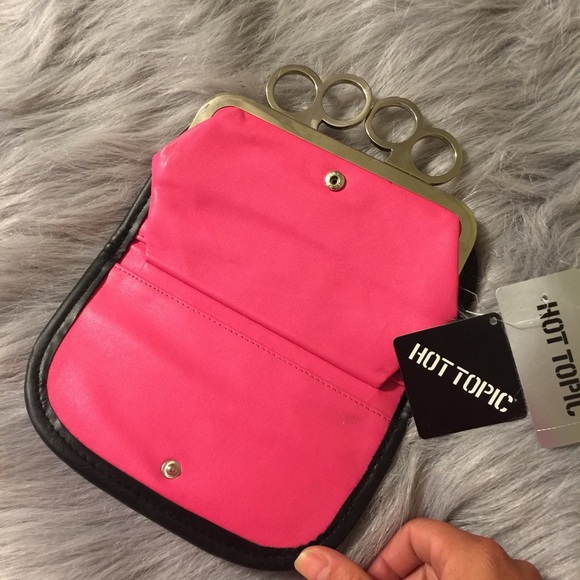 ⭐️ Hot pink cheetah print wallet ⭐️ - Picture 2 of 4