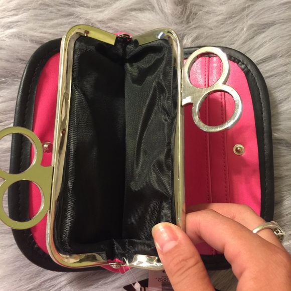 ⭐️ Hot pink cheetah print wallet ⭐️ - Picture 3 of 4