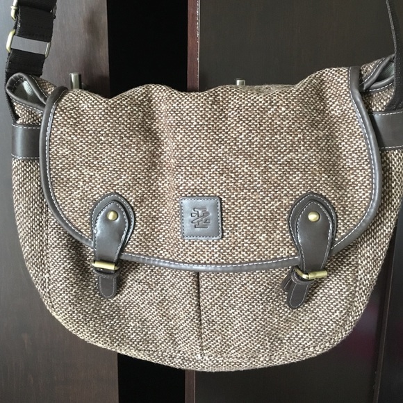 IZOD messenger bag