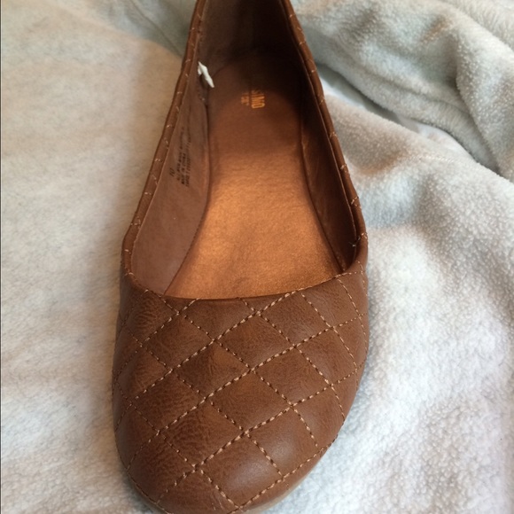 Flats - Picture 2 of 4