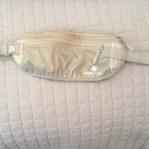 Eagle creek money belt