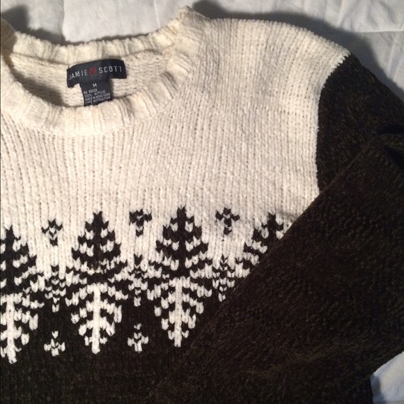Green/brown and white seasonal knit sweater
