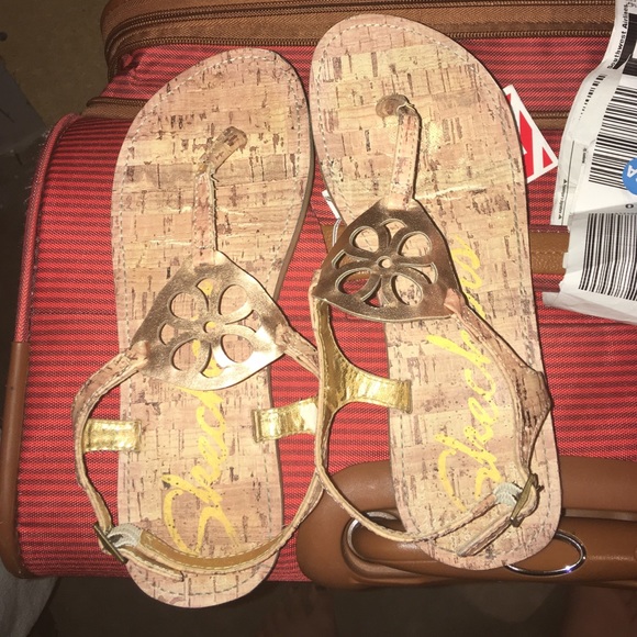 Skecher sandals!🌞