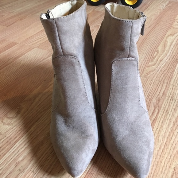 💕JUST FAB ankle booties - Picture 2 of 4